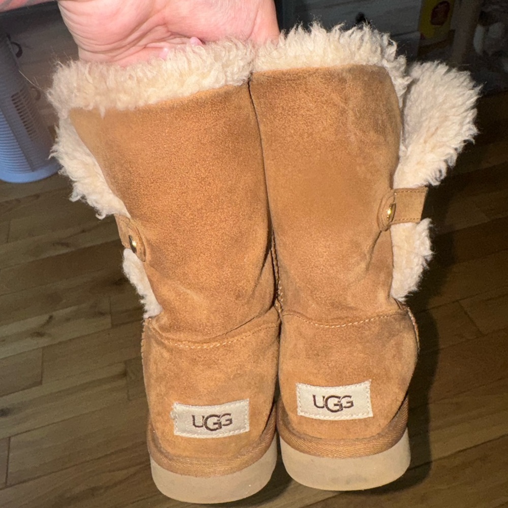 Uggs : Size 8 : good condition